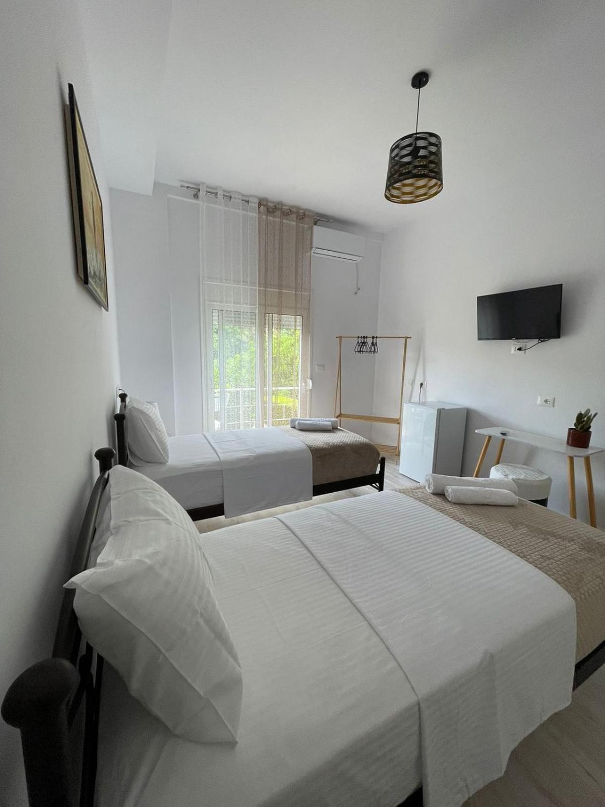 Ilvi Guesthouse Gjirokastër 外观 照片