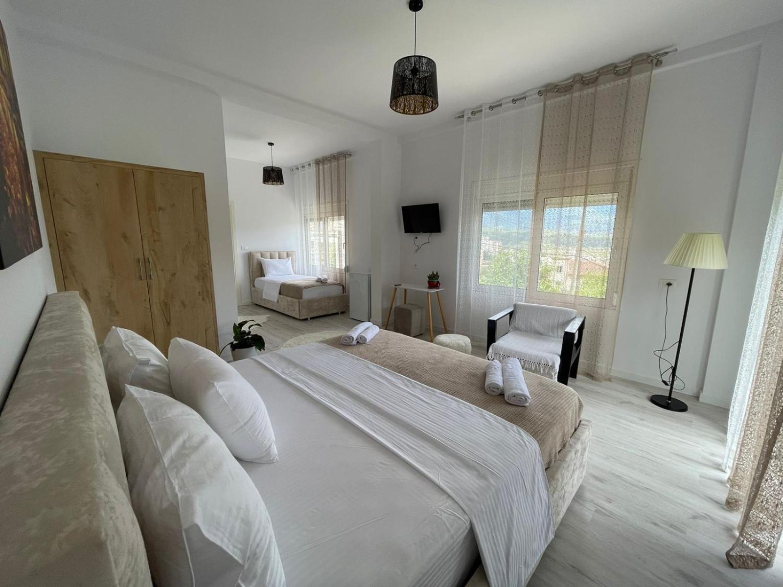 Ilvi Guesthouse Gjirokastër 外观 照片