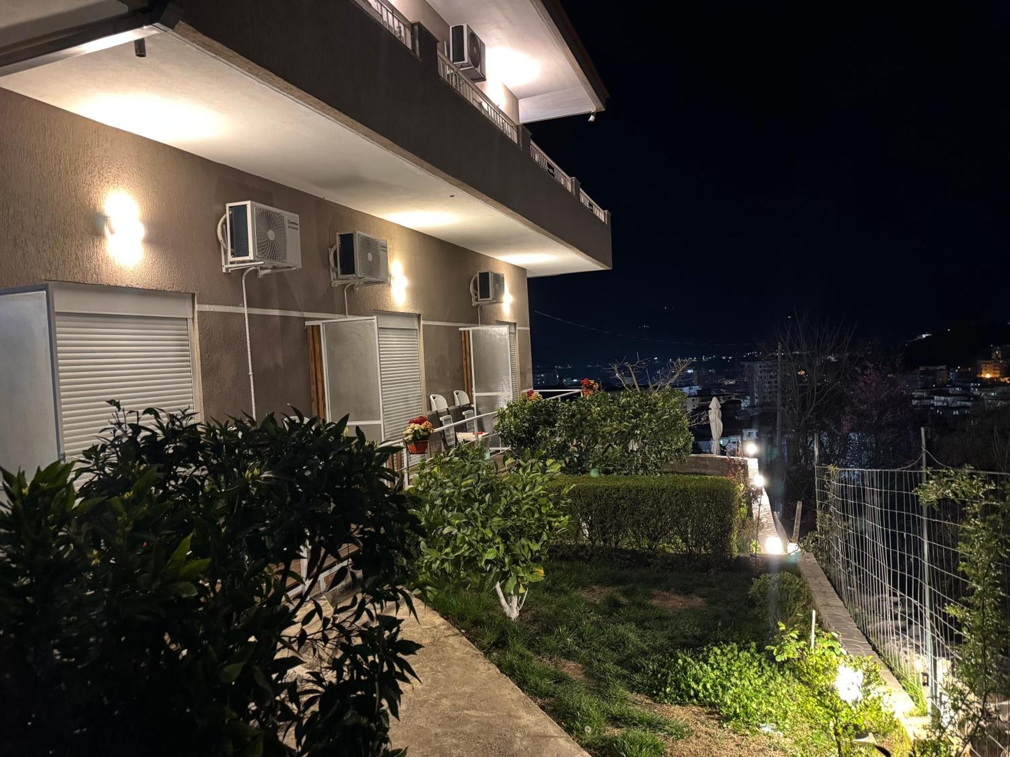 Ilvi Guesthouse Gjirokastër 外观 照片