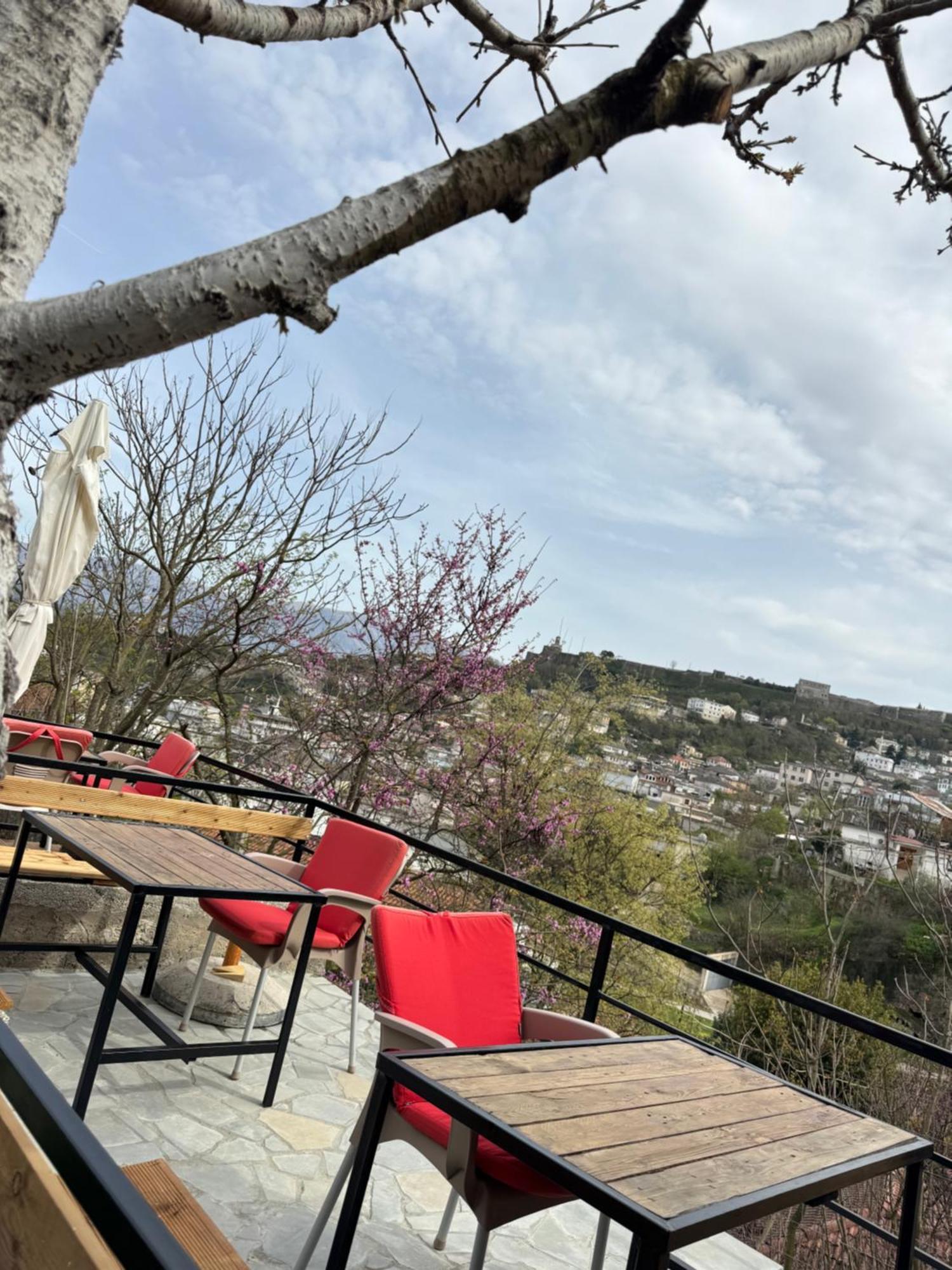 Ilvi Guesthouse Gjirokastër 外观 照片