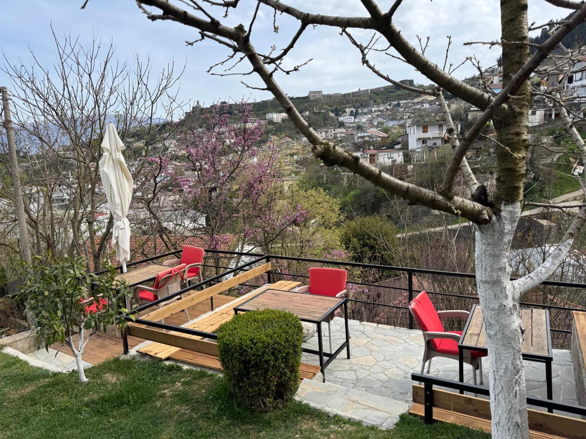 Ilvi Guesthouse Gjirokastër 外观 照片